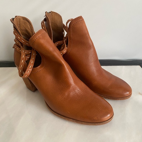 Frye Naomi Pickstitch Ankle Boots in Whiskey - Picture 3 of 6